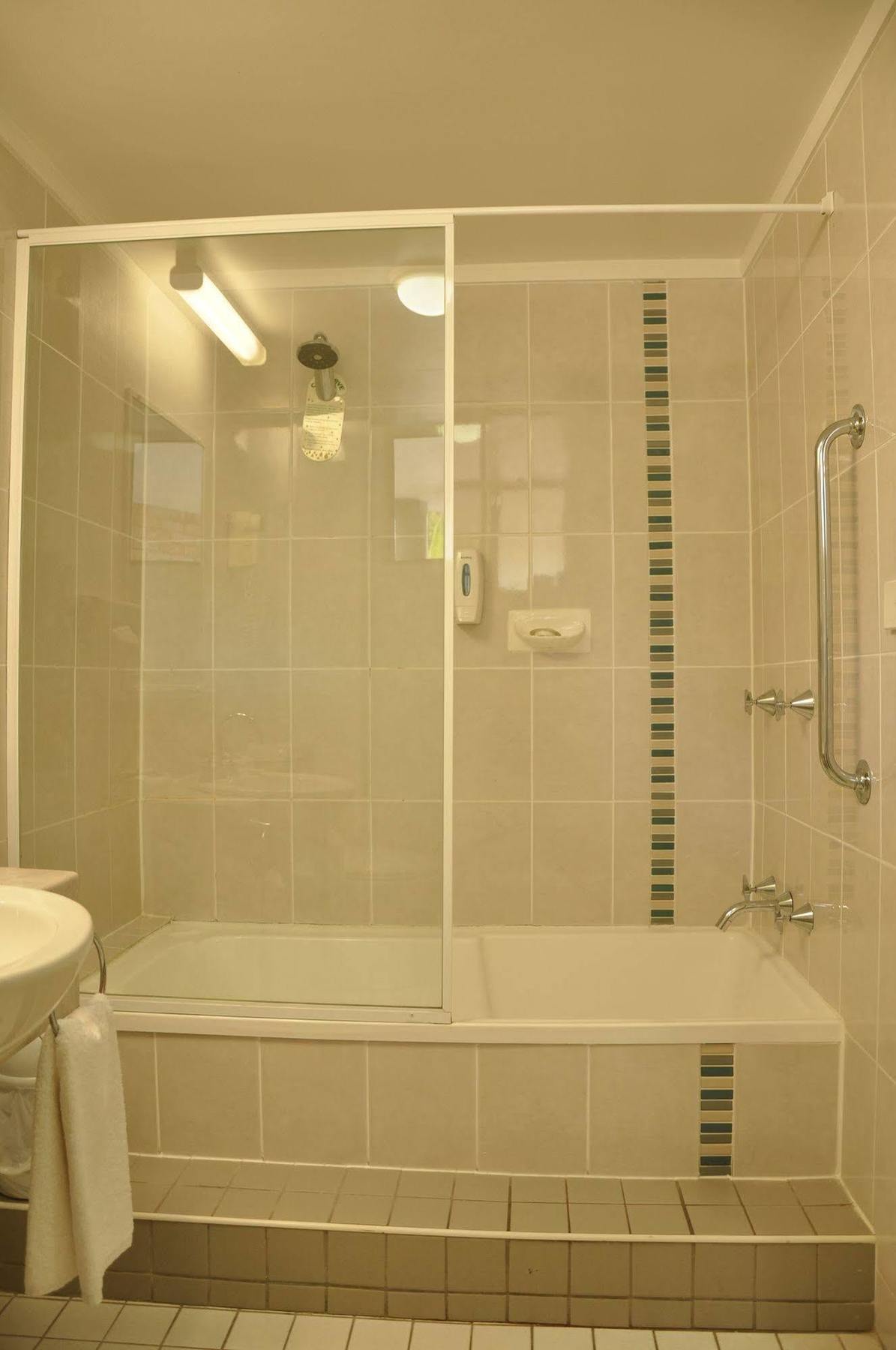 Chittaway Motel Tuggerah Bagian luar foto